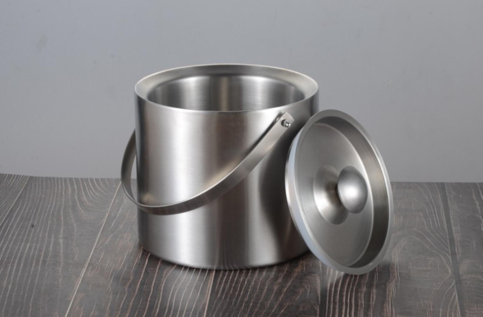 Stainless Steel Insulated Ice Bucket With Lid 6