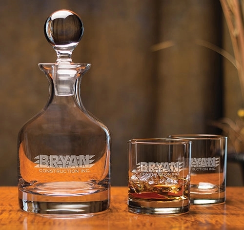 Classic Whiskey Decanter Set, 3-Piece 1