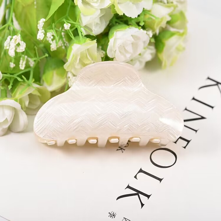 Plastic Hair Clip 2