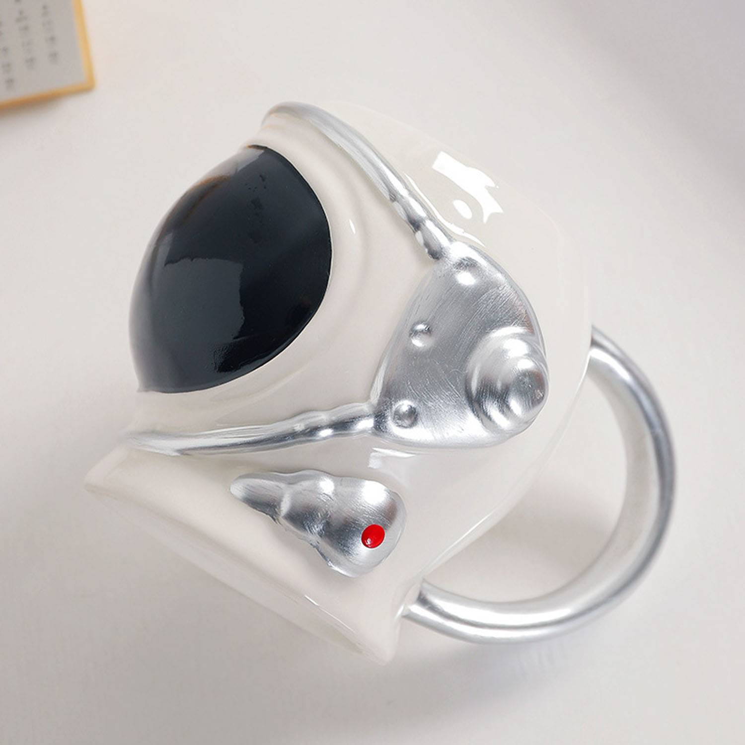 21oz Color-Changing Ceramic Mug – Astronaut Helmet Design 2