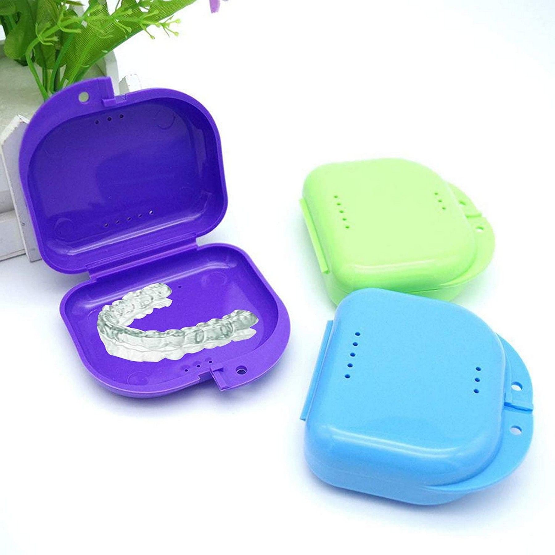Orthodontic Retainer Case With Vent Holes 19