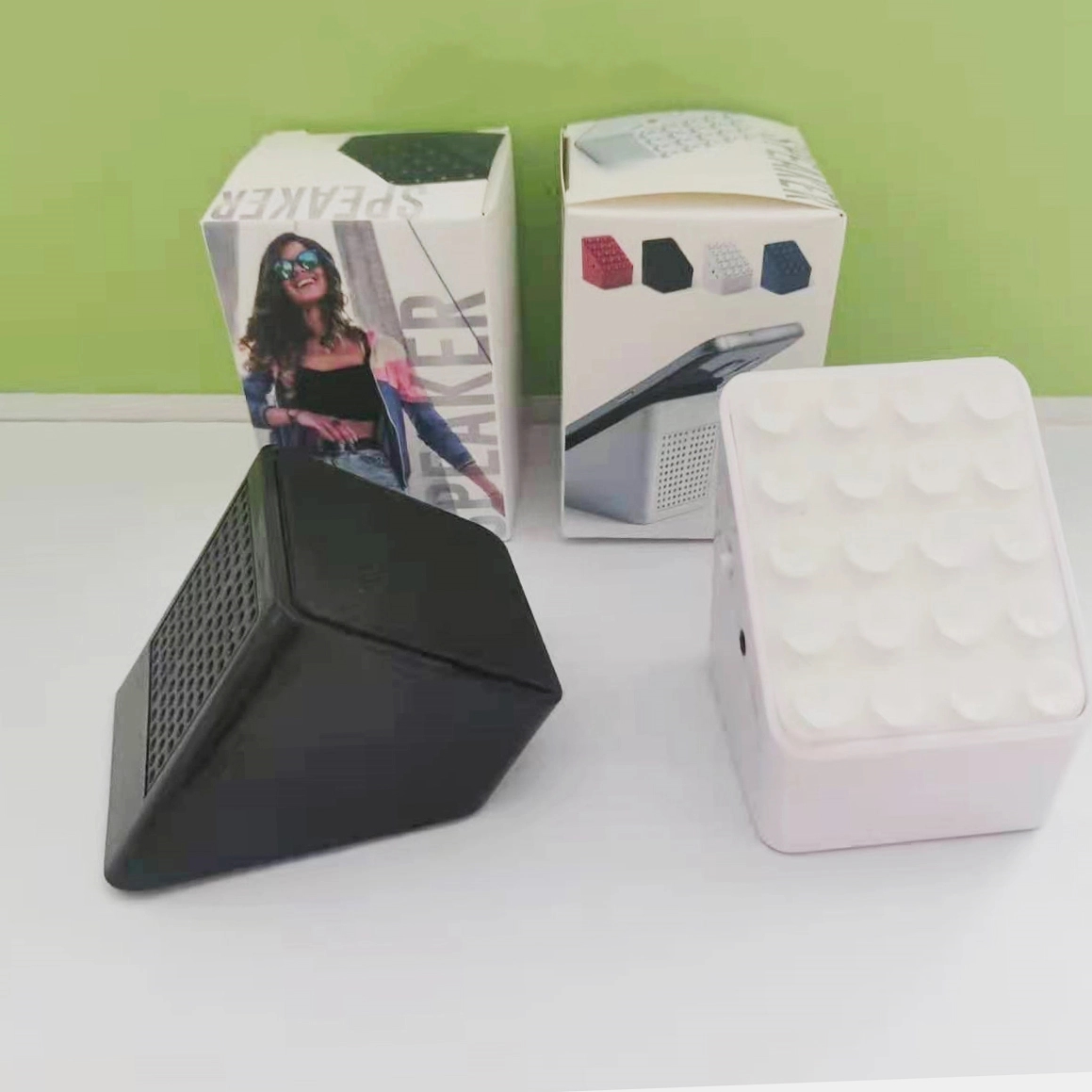 Bluetooth Speaker with Phone Holder 7