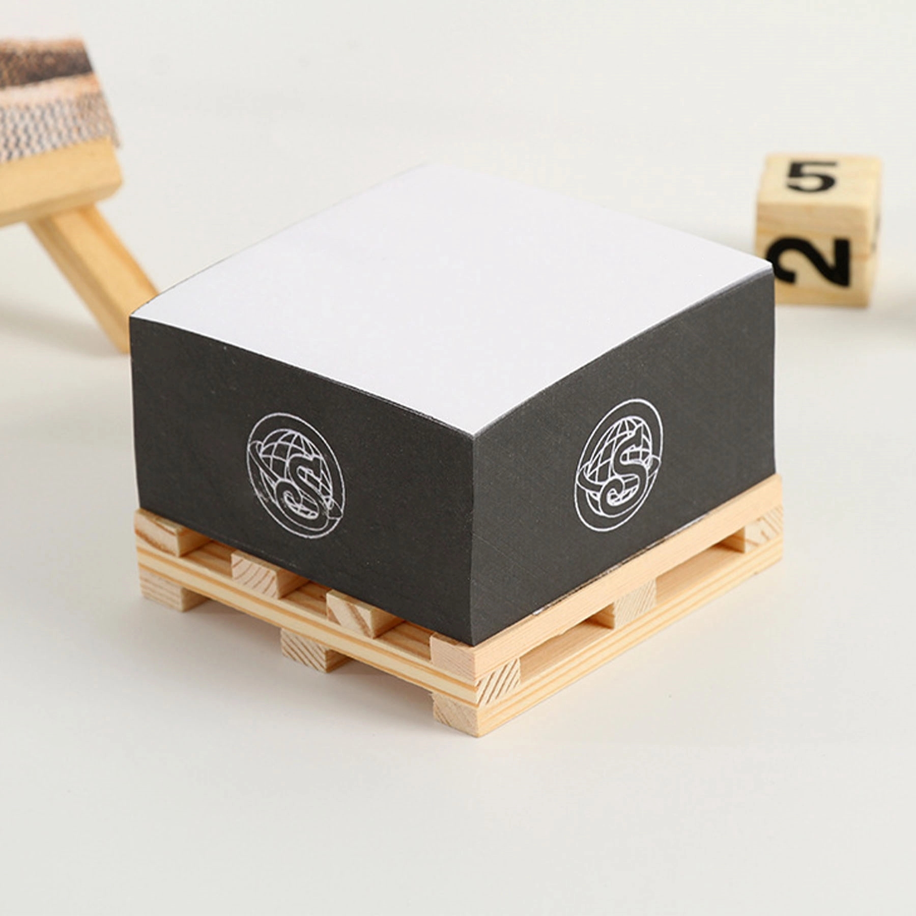 Note Pad With Wood Pallet Cube 2