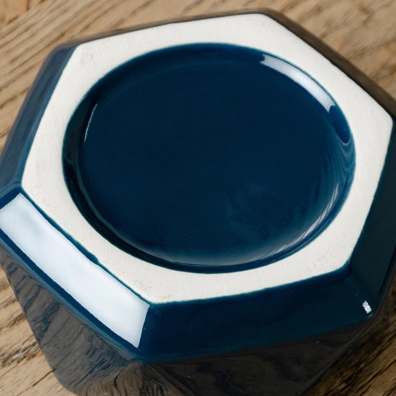Custom Handmade Ceramic Ashtray With Bamboo Lid 2