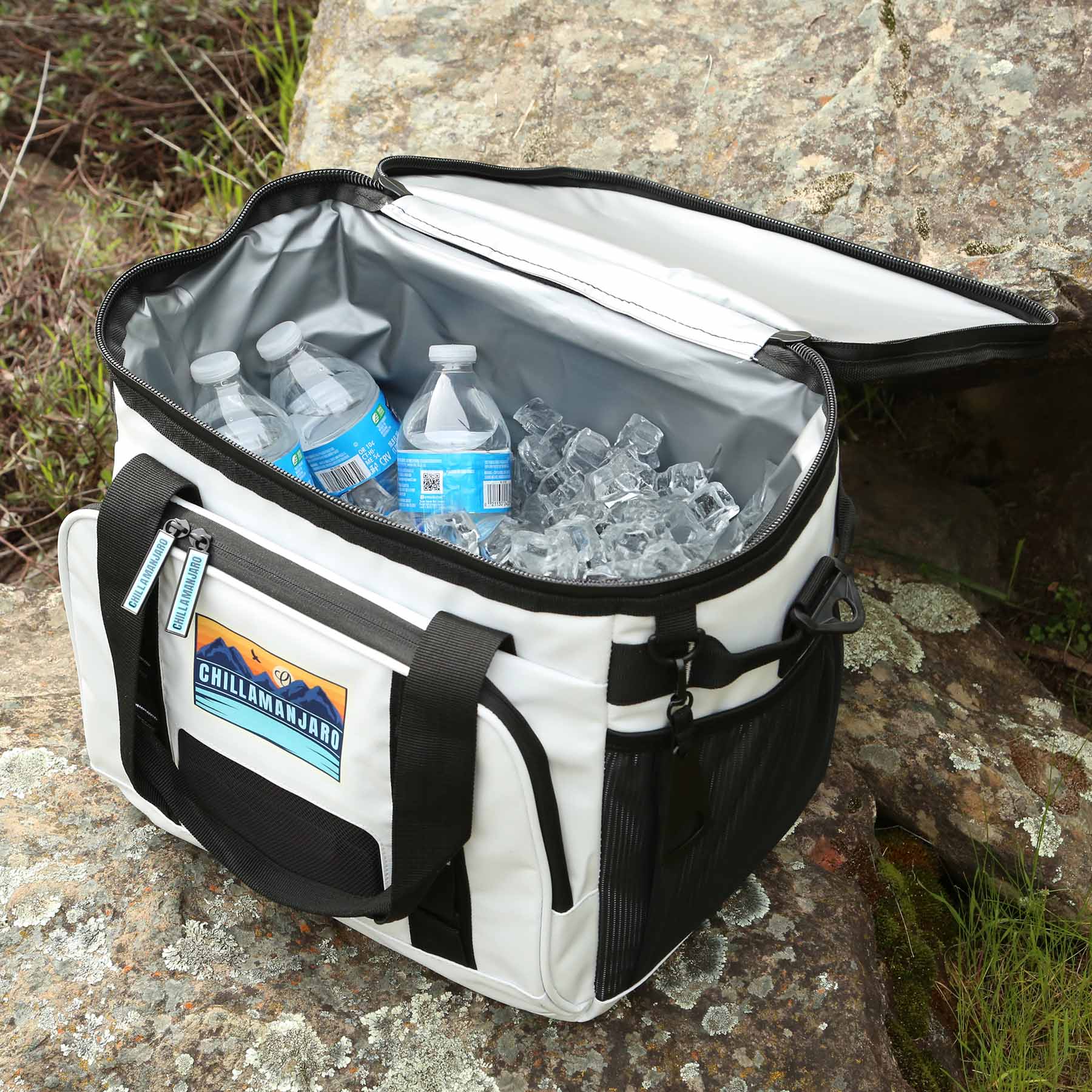 Chillamanjaro™ 18 Can Altitune Cooler Bag 9