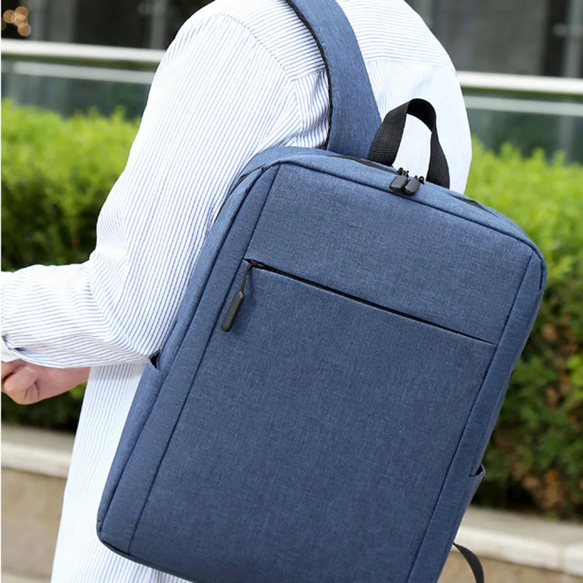 15.6 Minimalist Laptop Backpack With Multi-Compartment 2