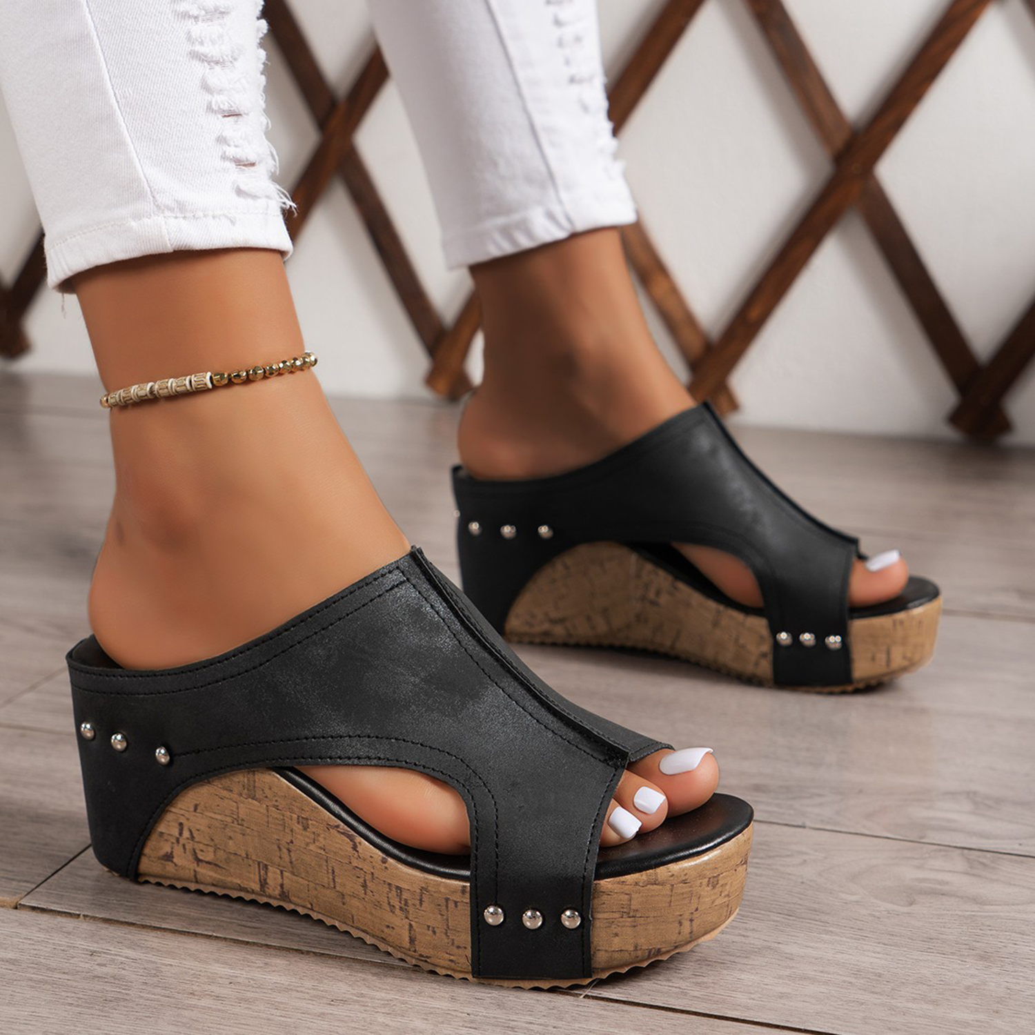 Womens Solid Hue Platform Sandals 3