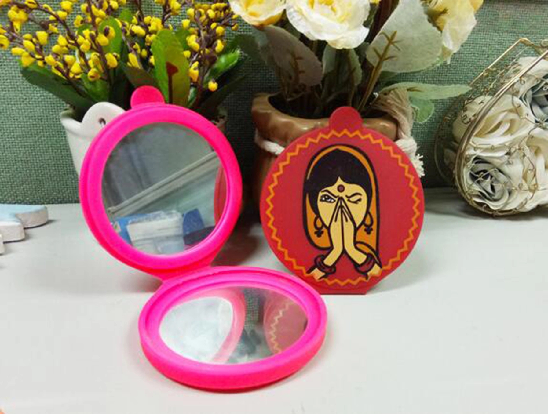 Foldable Silicone Makeup Mirror 11