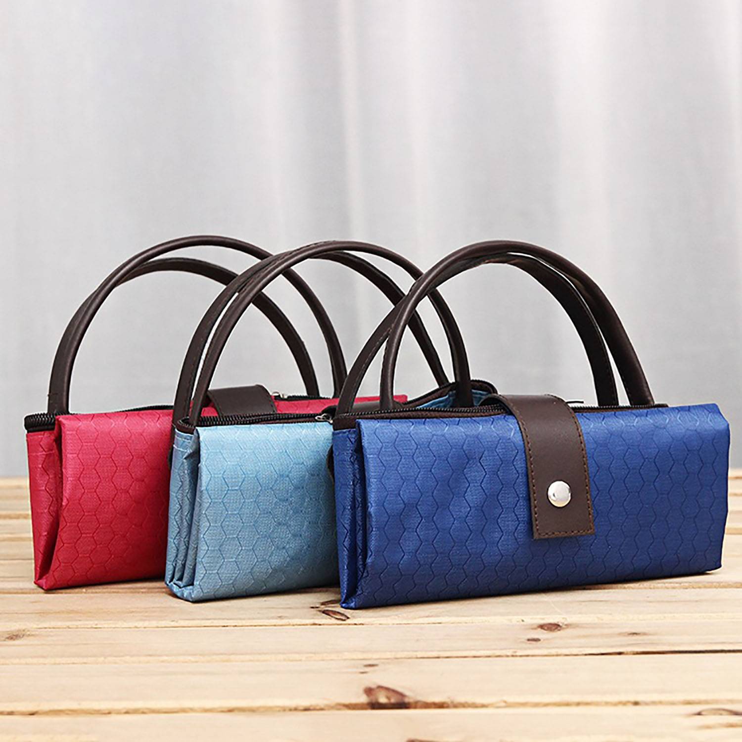 Waterproof Large Capacity Foldable Shopping Bag with Handles 3