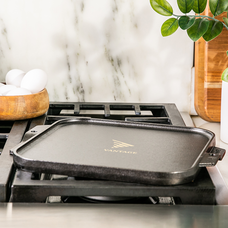 Lodge® 10.5" Cast Iron Reversible Grill / Griddle 18