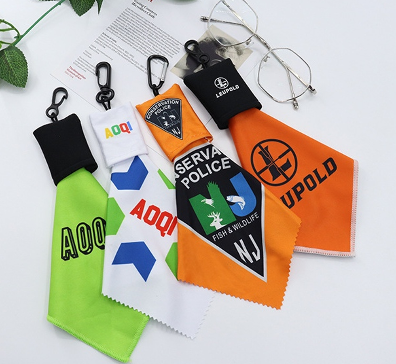 Microfibers Cleaners with a Pouch 1