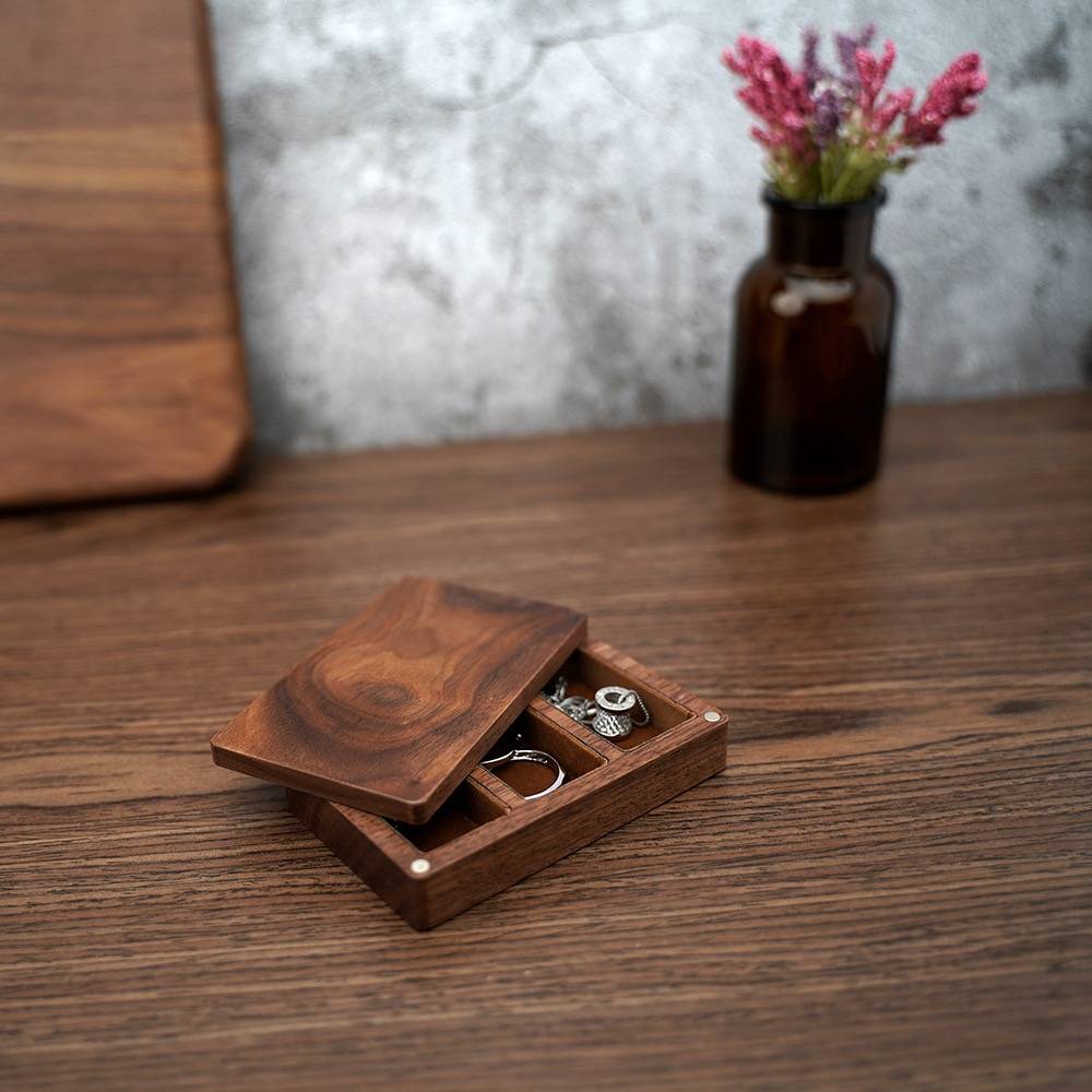 Vintage Jewelry Box 9