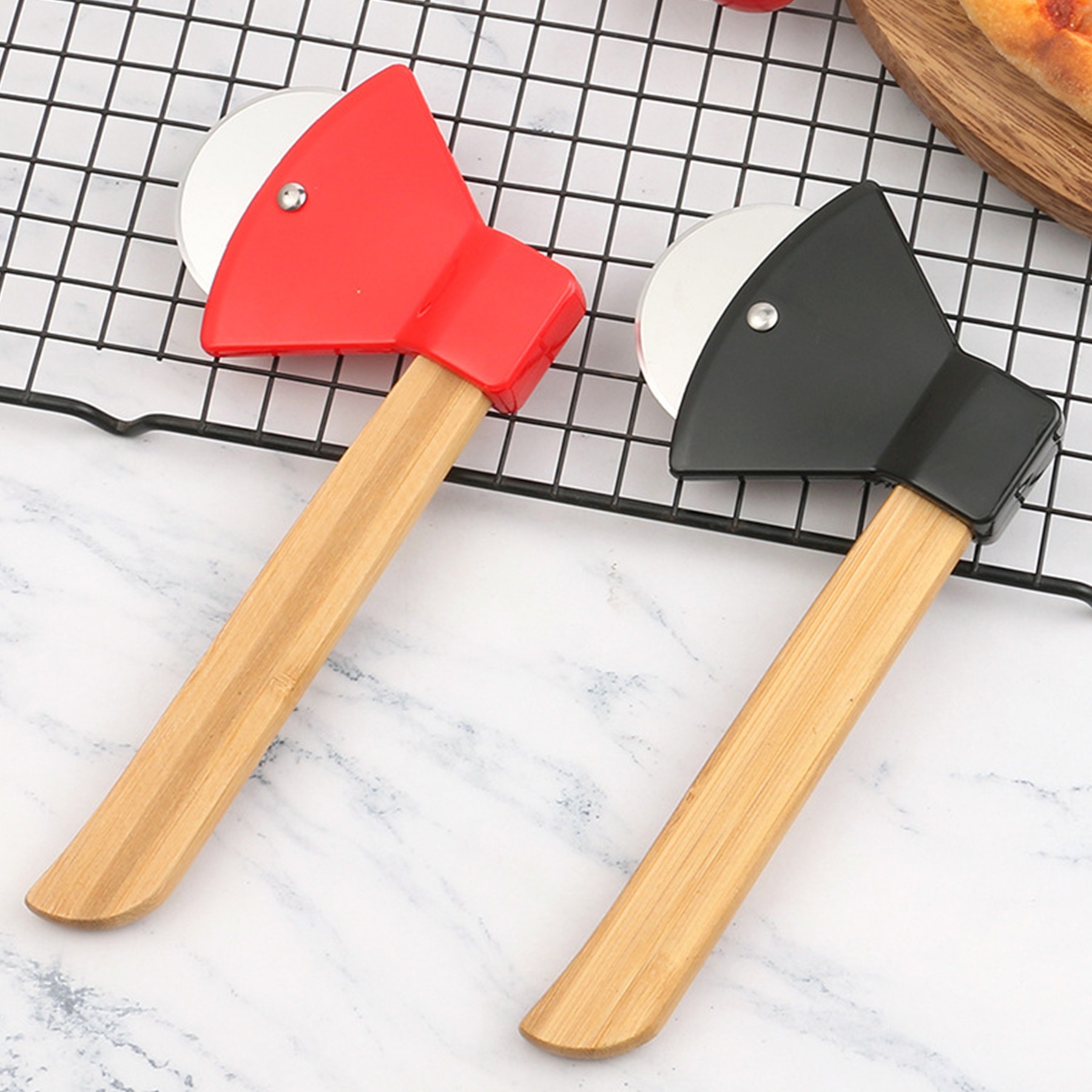Axe-shaped Pizza Cutter 2