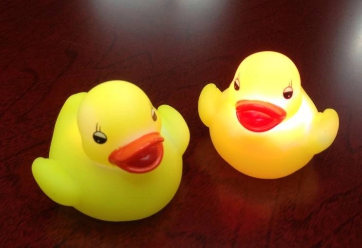 LED Flashing Rubber Duck 4