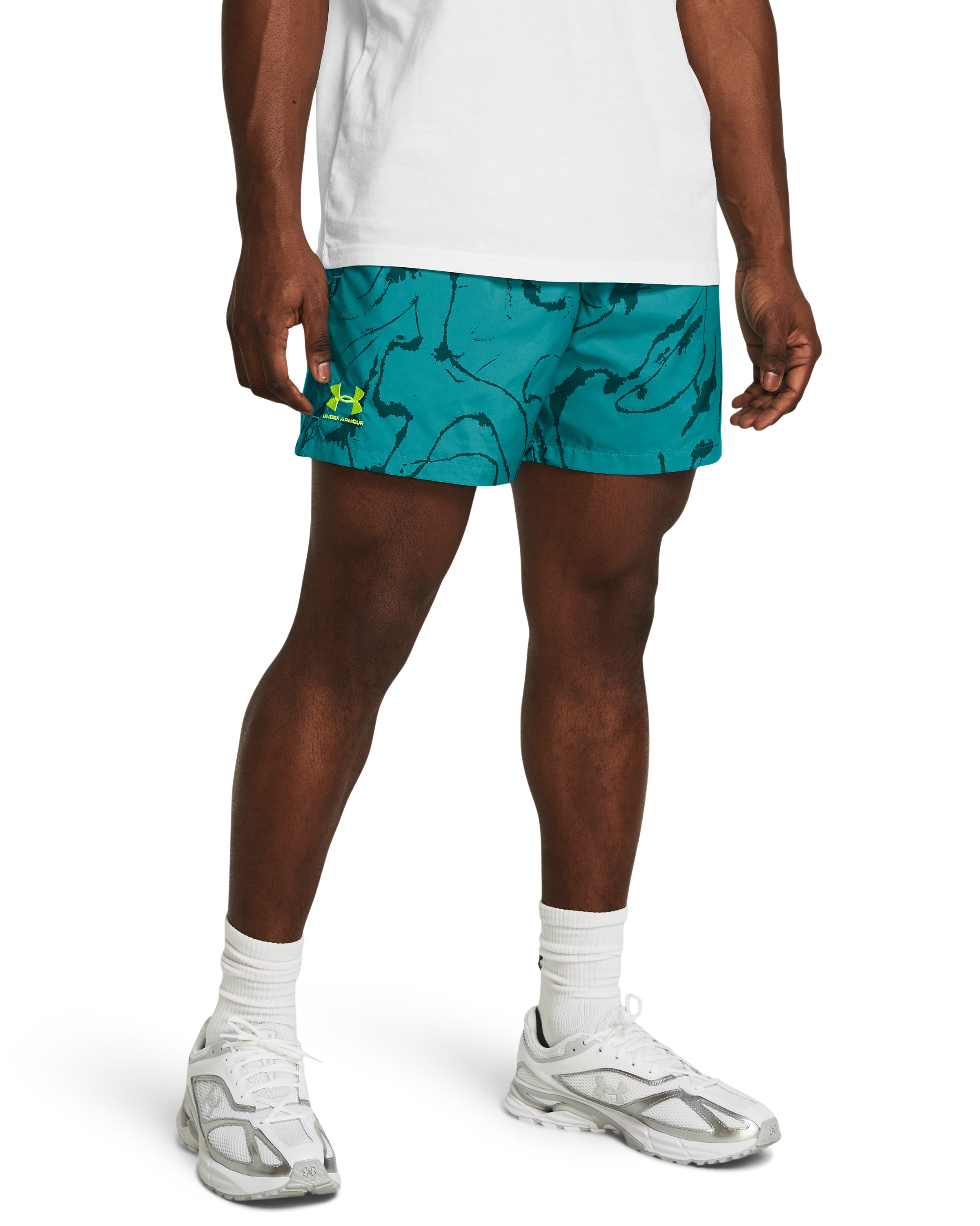 UA Woven Printed Men's 5.75 Volley Shorts 4