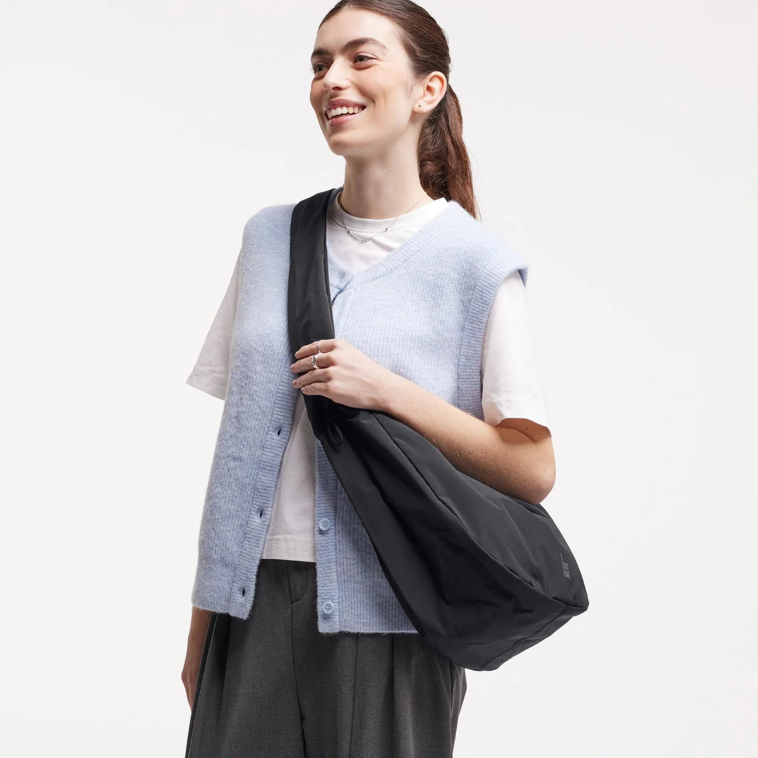 GOT BAG® Moon Bag Ruffle – GOTS Certified Ocean Plastic Crossbody Bag 8