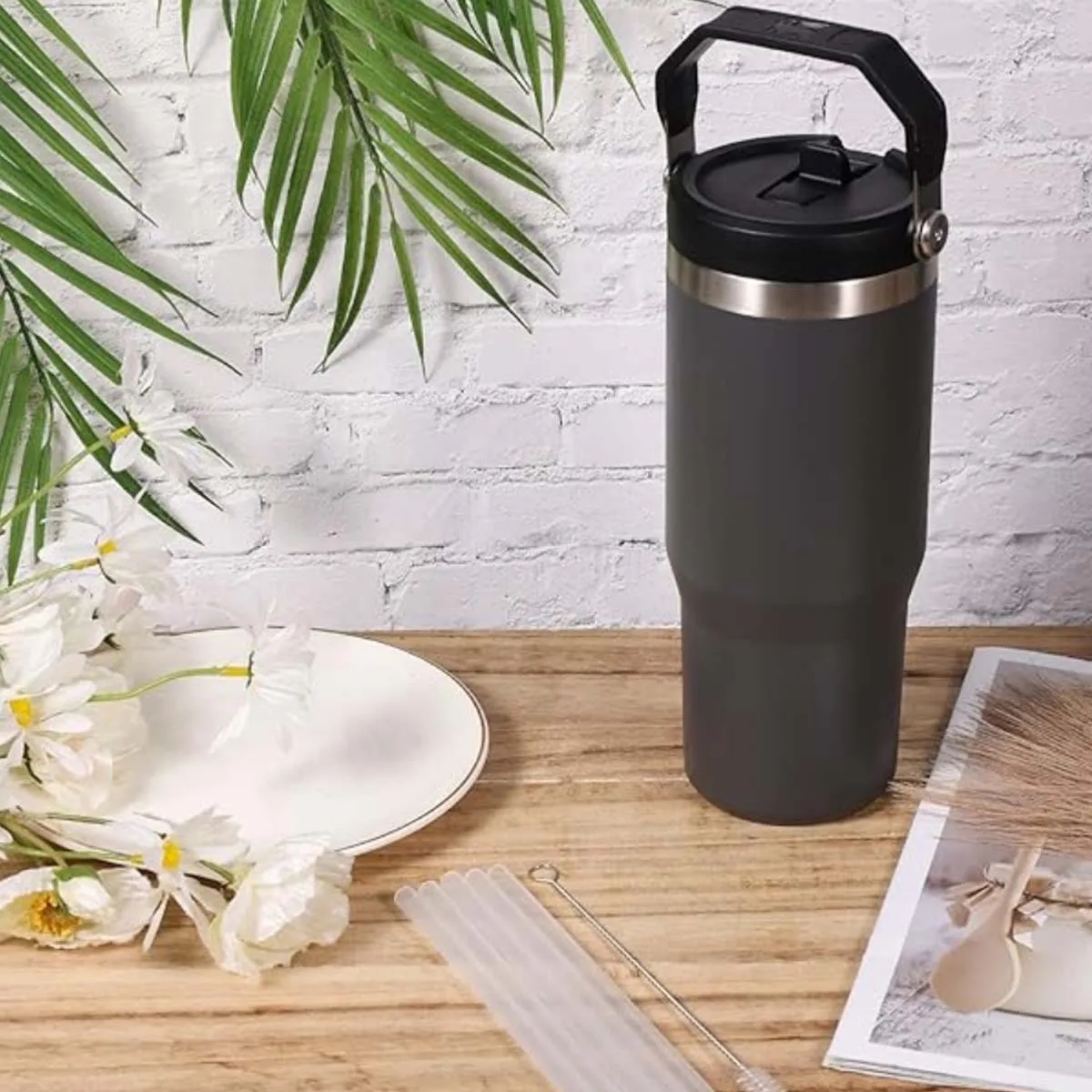 Protable Stainless Steel Insulated Tumbler with Straw 3