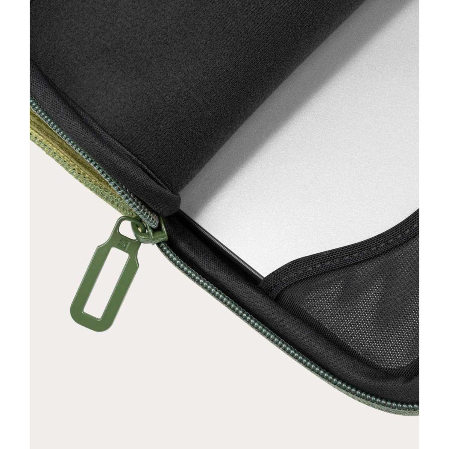 TUCANO® - Italy VELLUTO Anti-Slip Modern Business 14" Laptop Sleeve 5