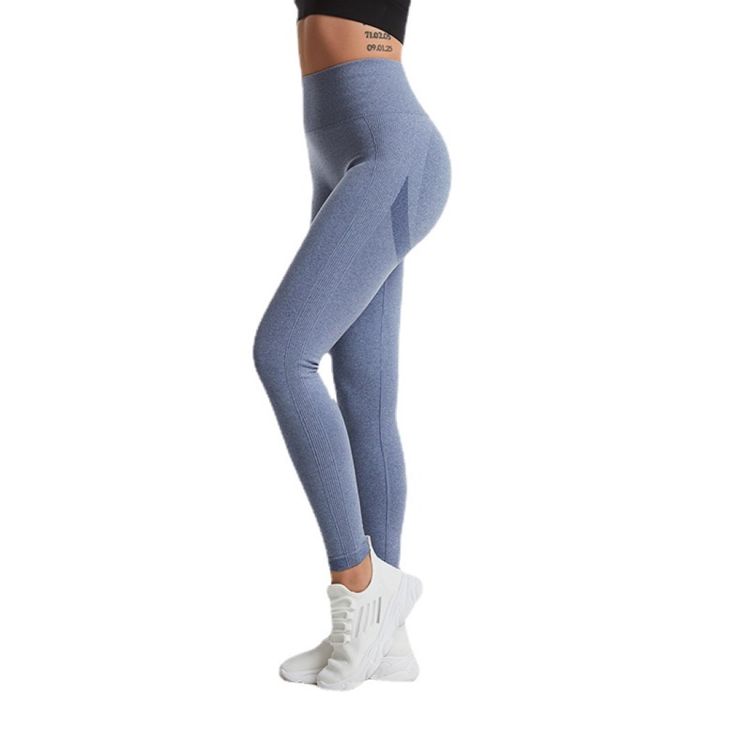 Woman seamless yoga pants 11