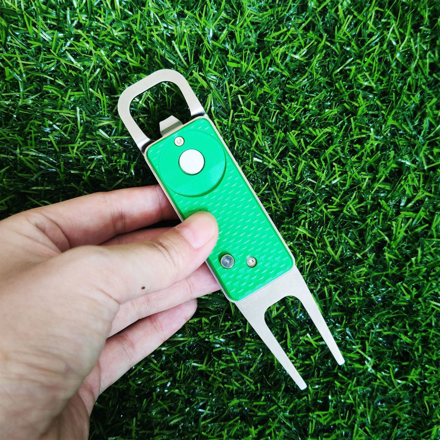 Ergonomic Zinc Alloy Golf Green Fork 2