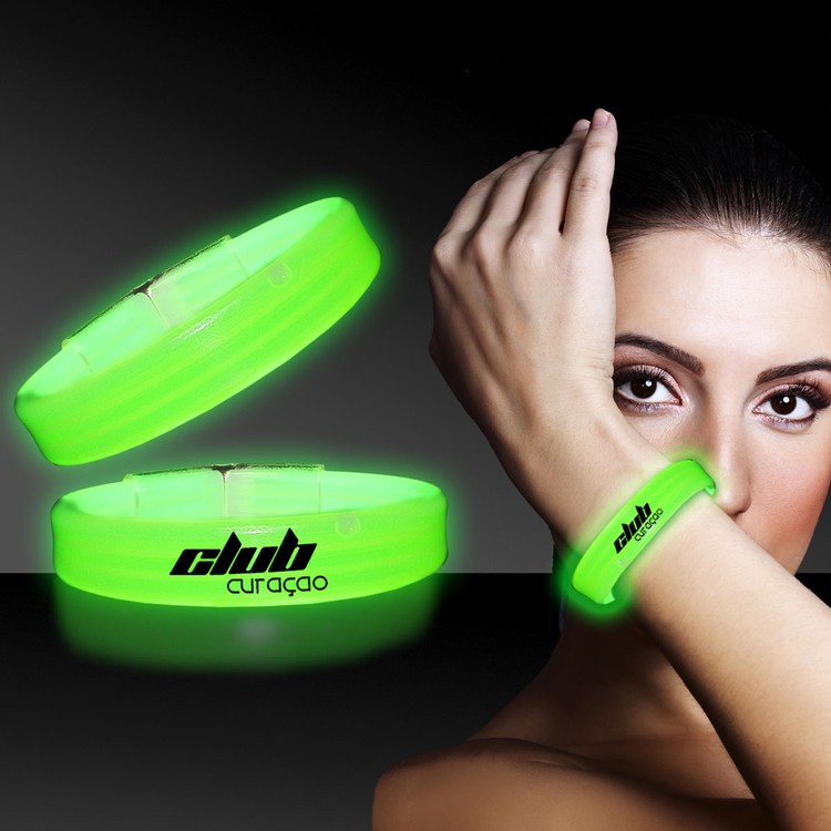 Green 9" Deluxe Triple Wide Light Up Glow Bracelet