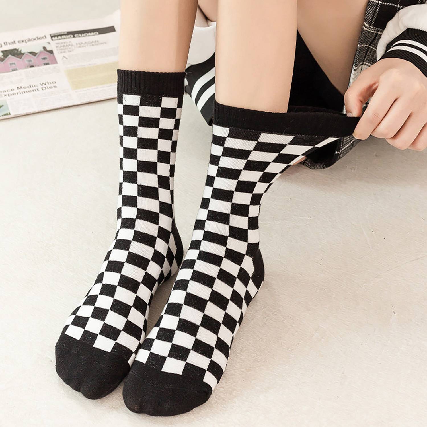 Unisex Stylish Black and White Checkered Socks 6
