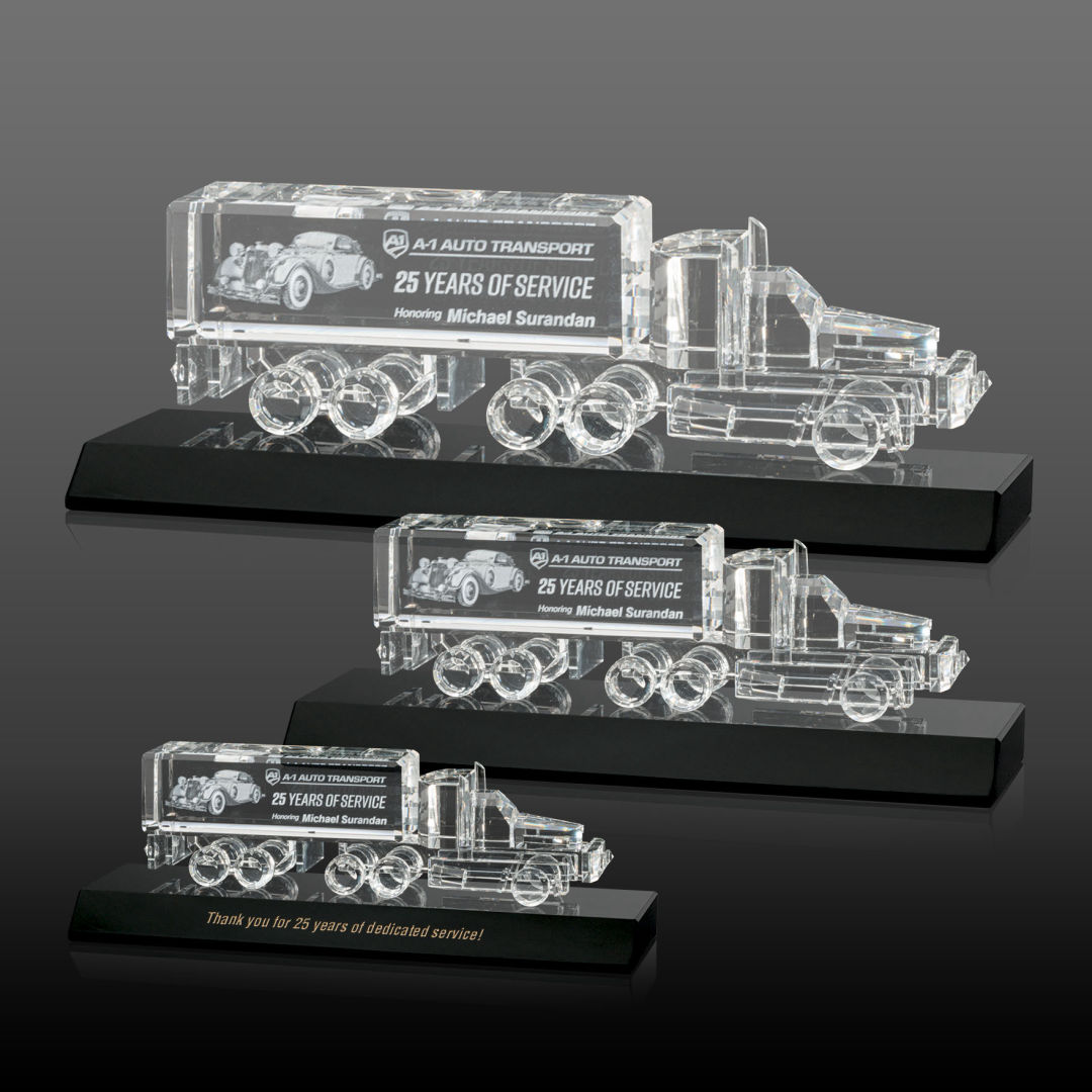 Crystal 18 Wheeler on Base 3D - Black