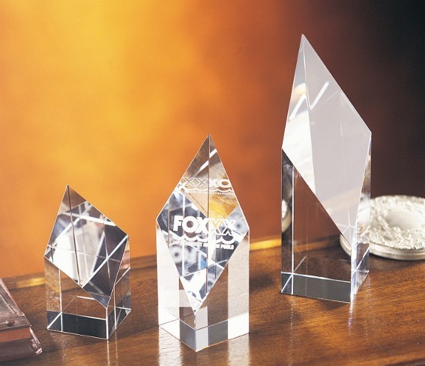Contemporary Vistas Crystal Deco Diamond Award 2