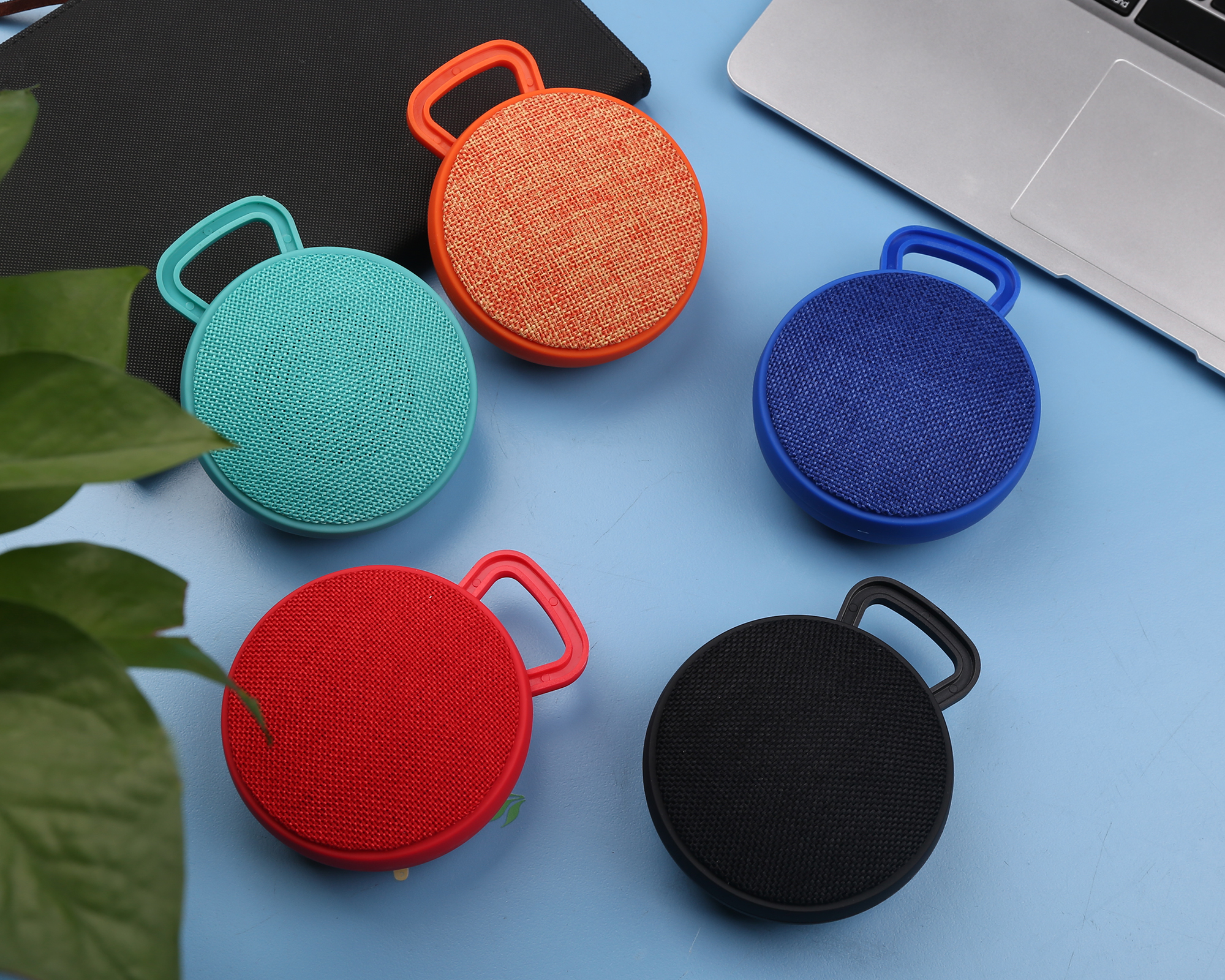 Round Fabric Wireless Bluetooth Speaker with Carabiner 2
