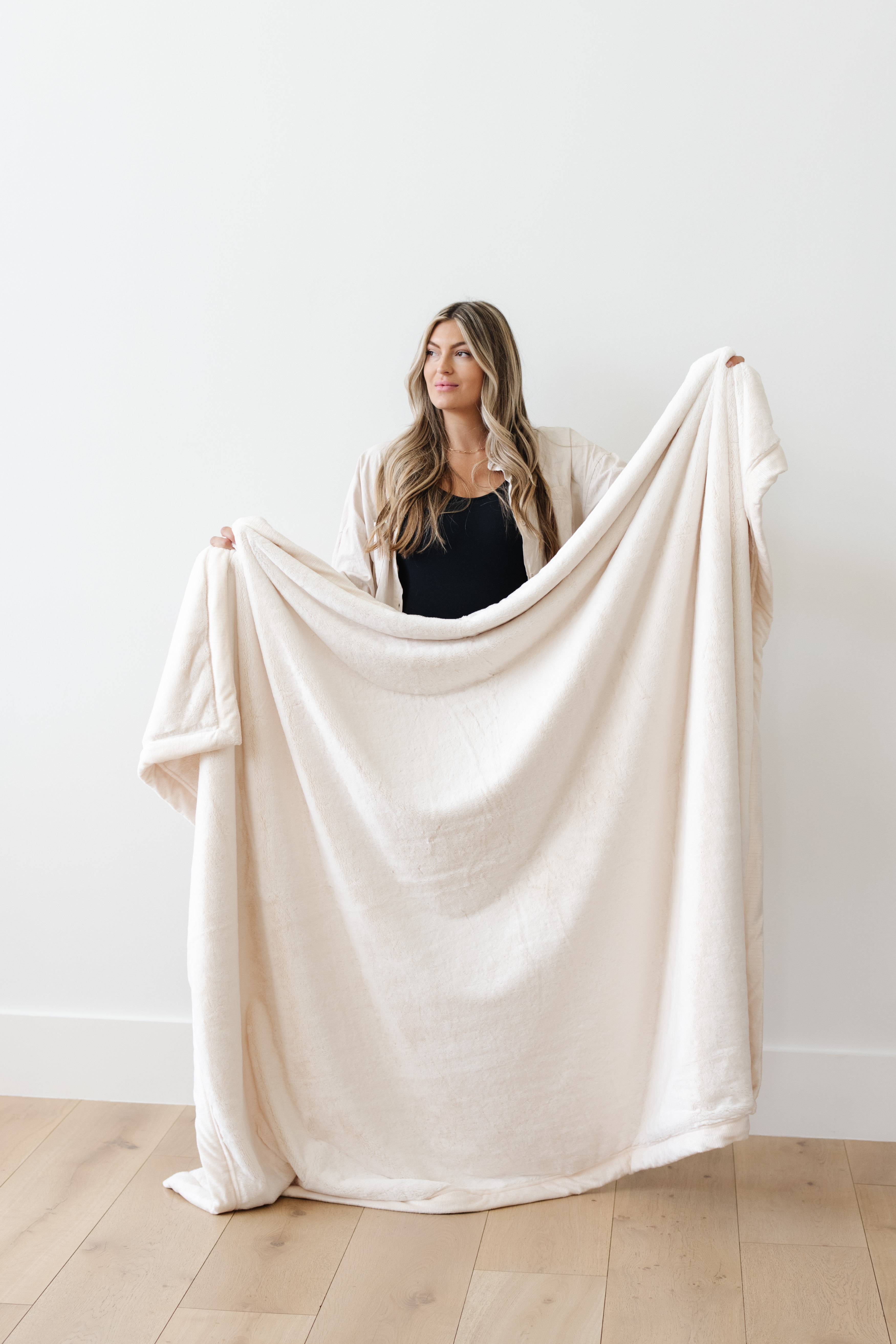 Lush Natural-XL Luxury Blanket (60x80) 1