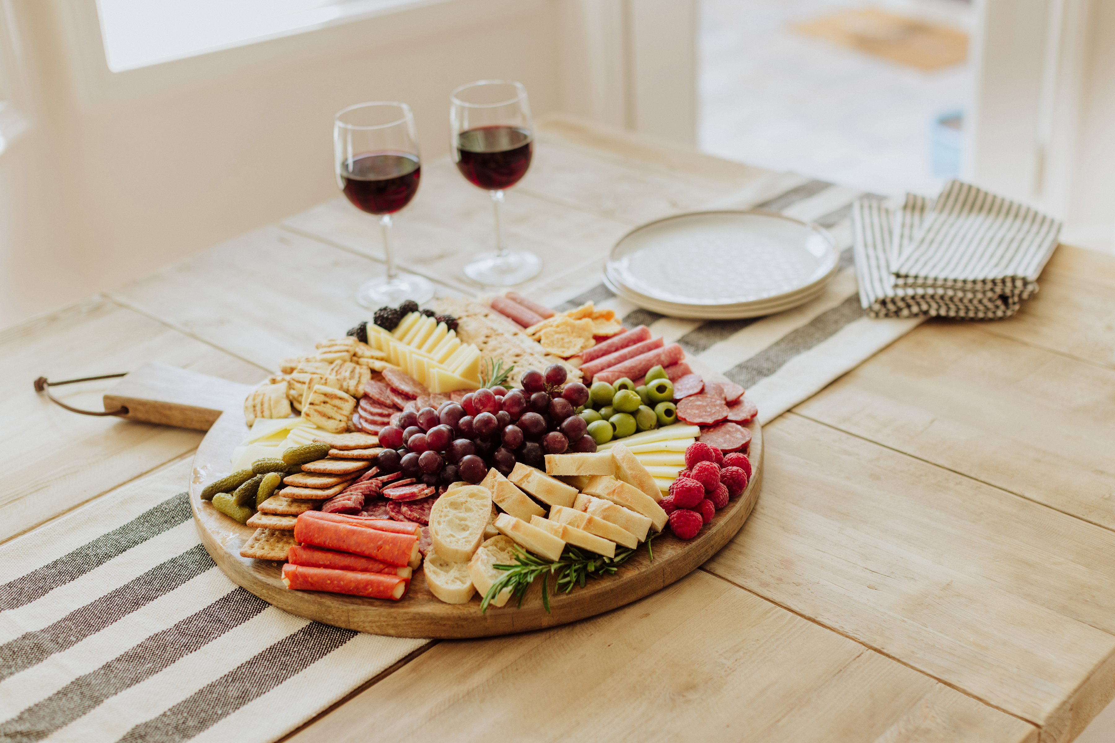 Ravi Round Charcuterie Board 4
