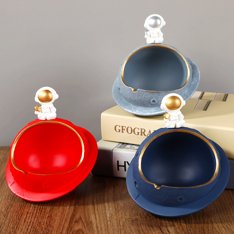 Cute Astronaut Ashtray 1