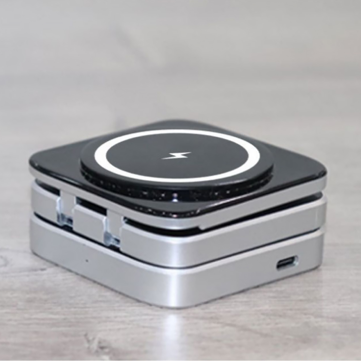 Compact Folding 3 In 1 Wireless Charger 3
