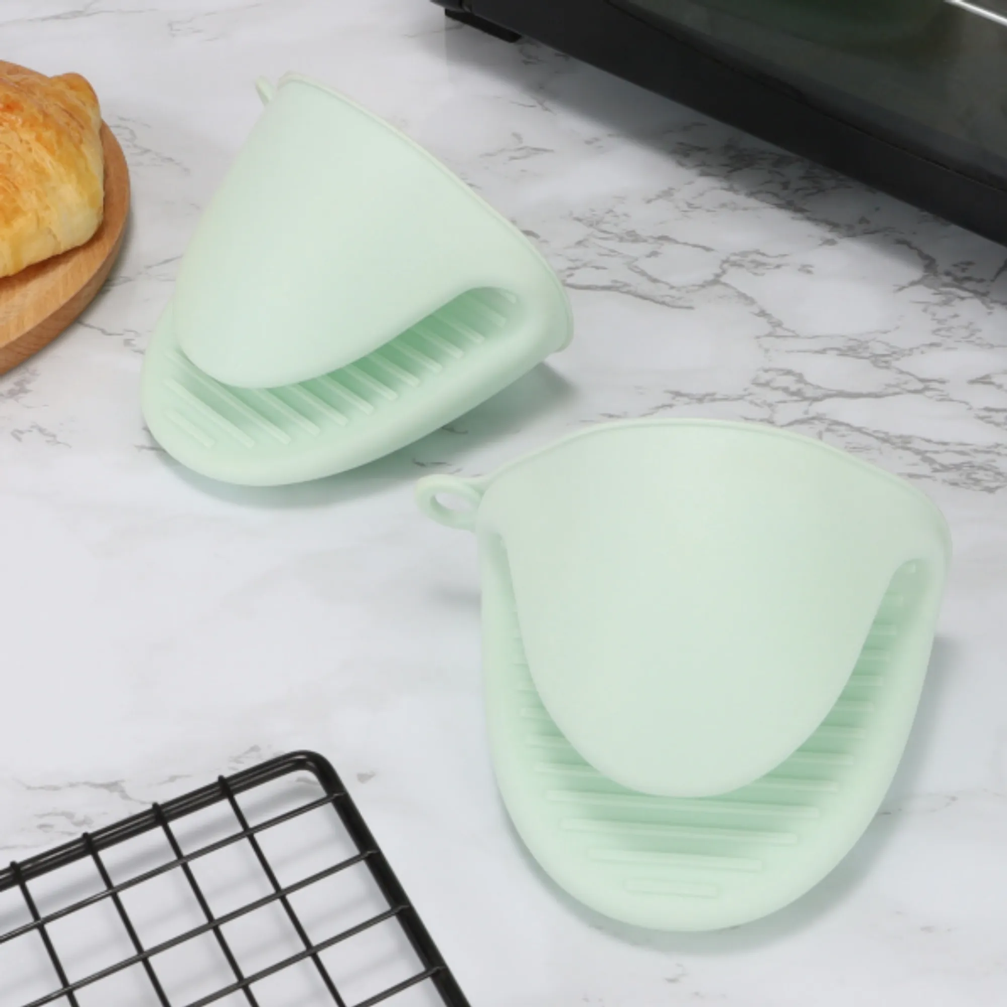 Colorful Silicone Oven Mitts 1