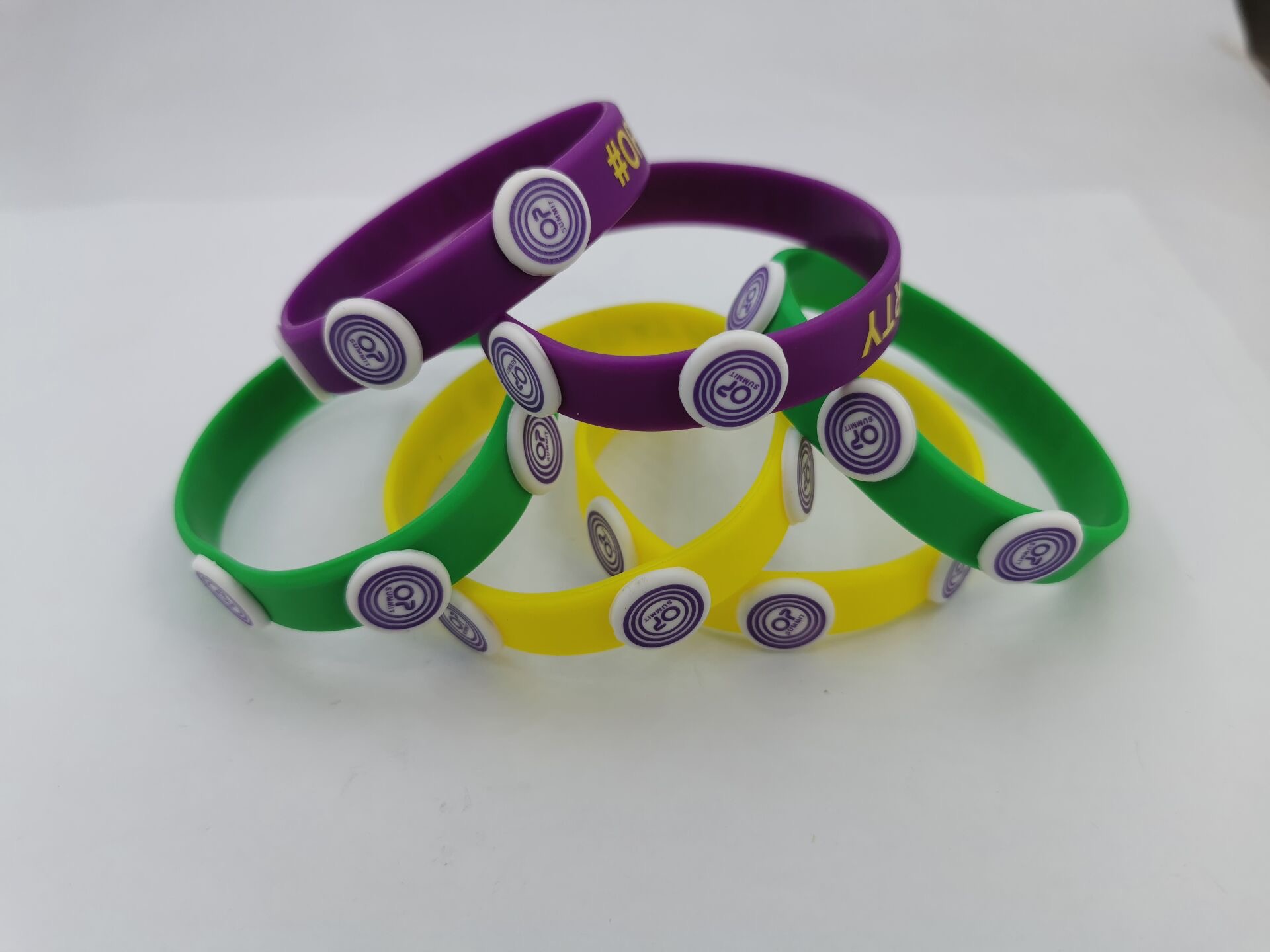 Silicone Bracelet with three buttons 2