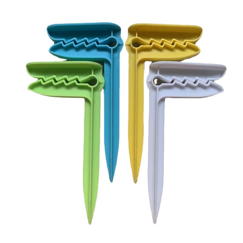 Beach Towel Anchor Stakes Clip 2