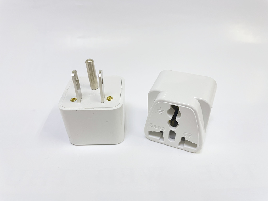 Universal Adapter &Europe to US Plug Travel Adapters 4