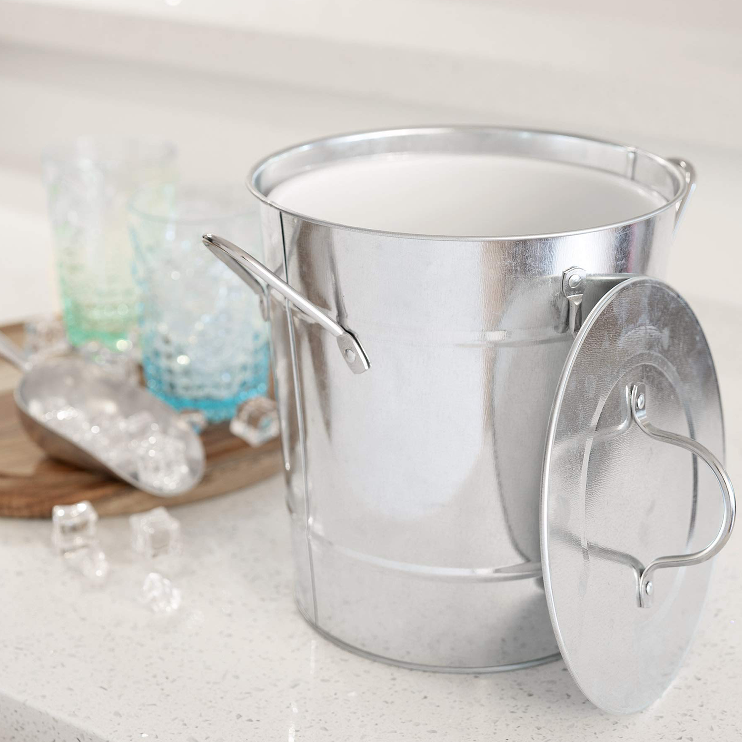 Insulated Ice Bucket wi/ Lid and Scoop 4
