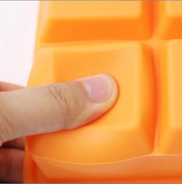 Customizable Four Cavity Ice Cube Tray 3