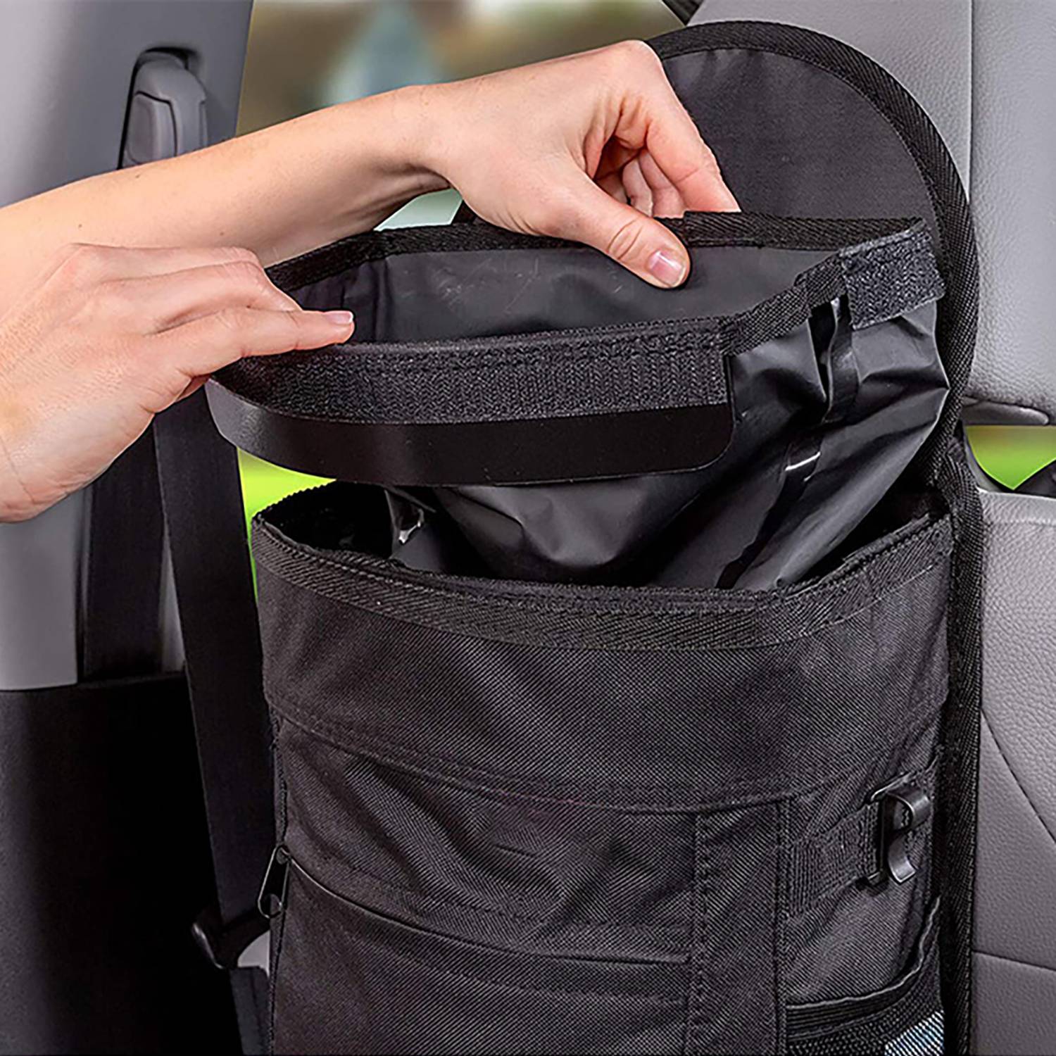 Waterproof Hanging Car Trash Can W/ Leakproof Lid & Liner 3