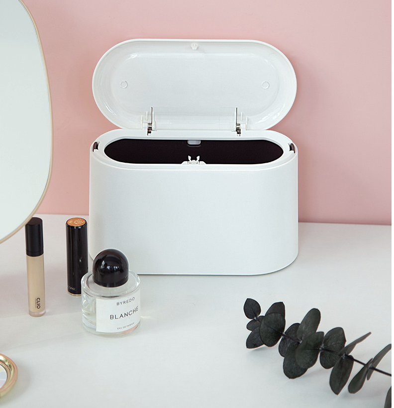 Mini Trash Can with Lid 6