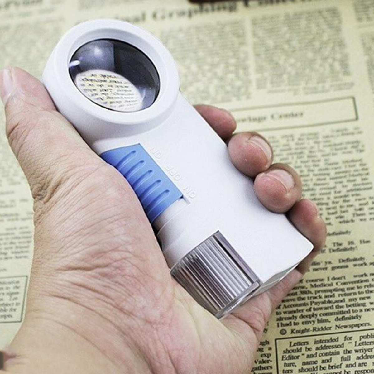 LED Lighted Handheld Magnifier with Ergonomic Grip 2