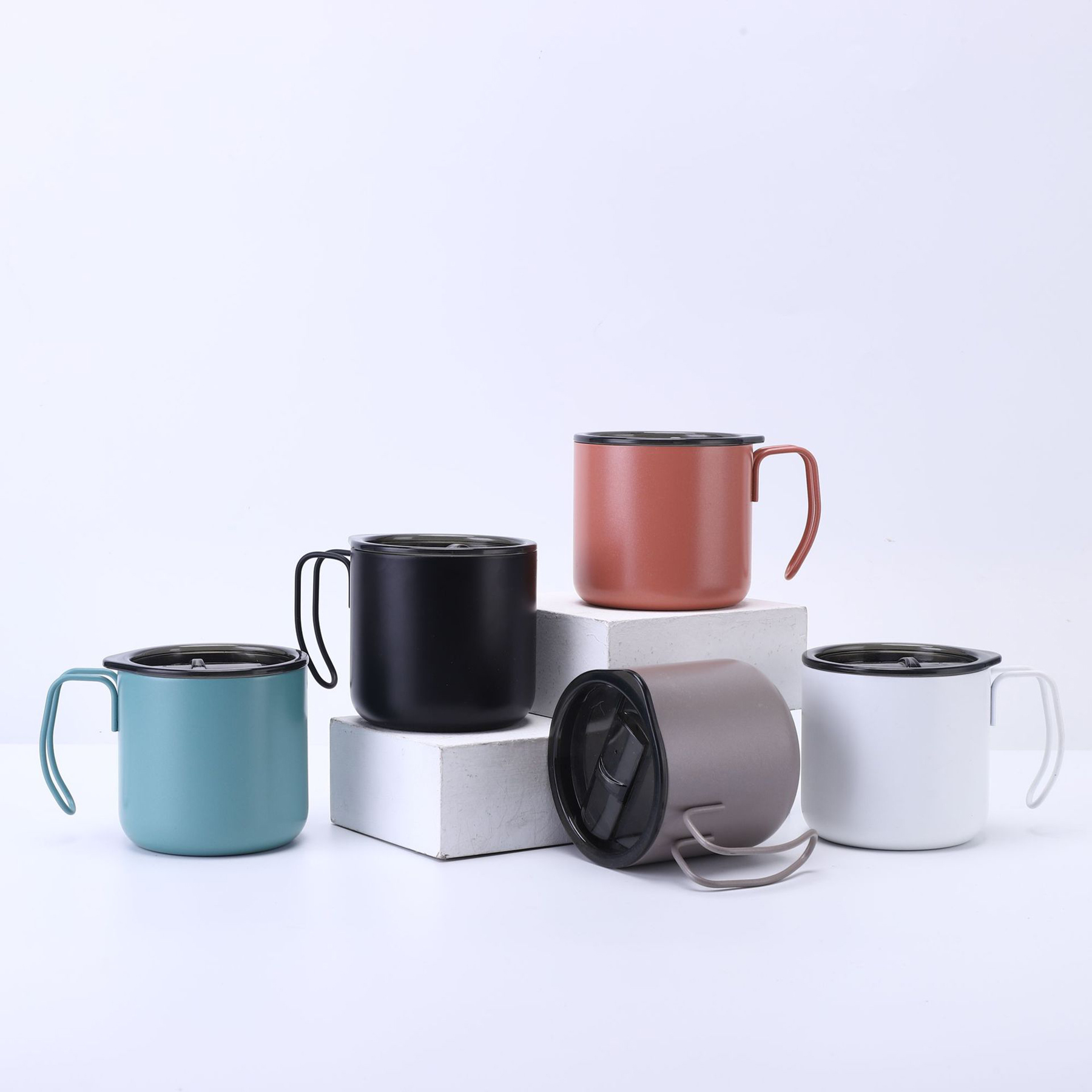 Insulated Coffee Mug with Handle 2