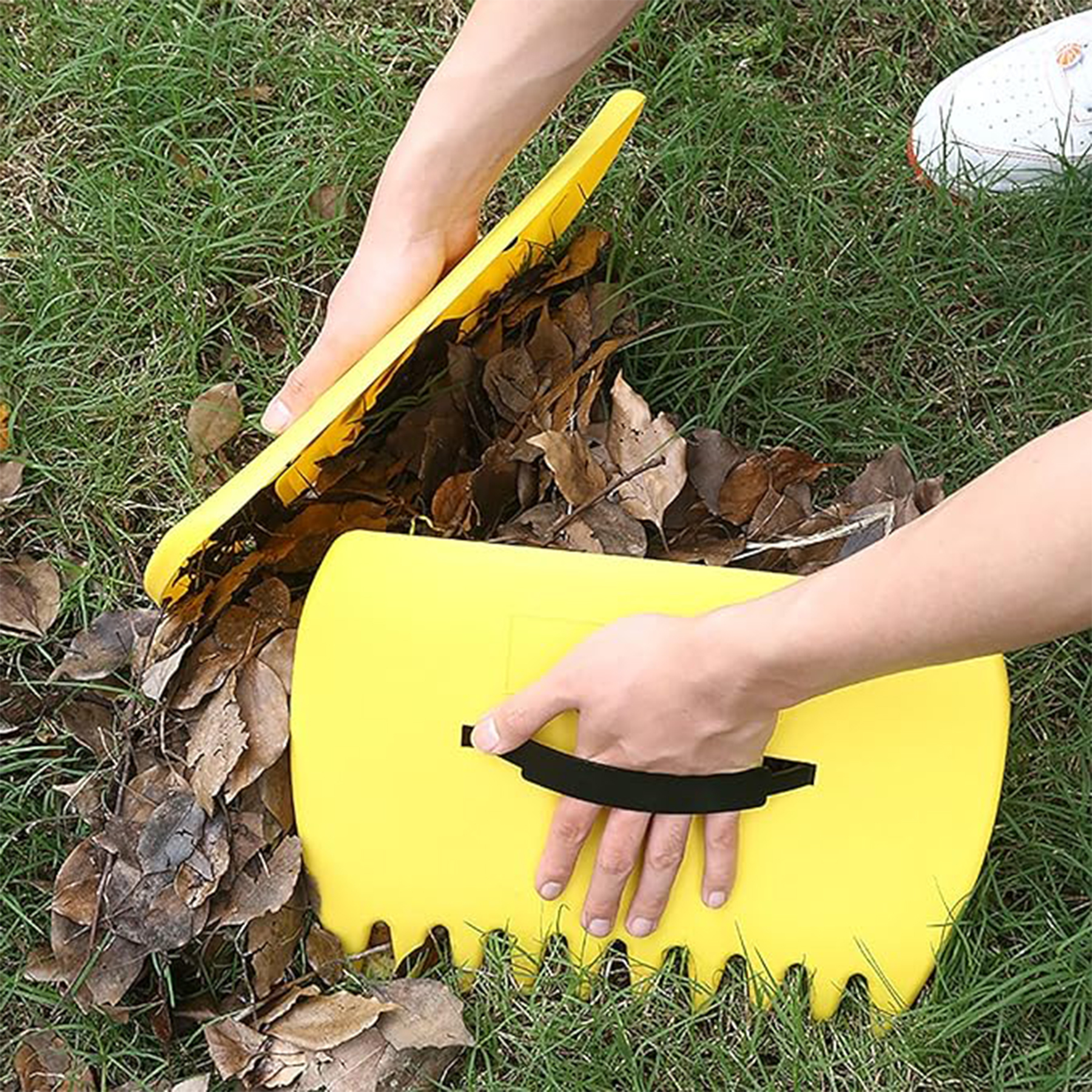 Plastic Leaf Scoops Hand Rakes 4