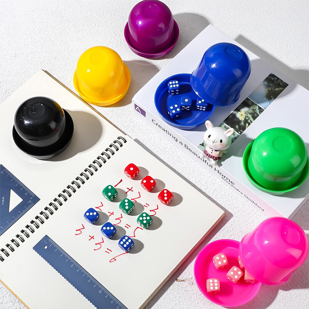 Plastic Cylindrical Dice Rolling Cup 3