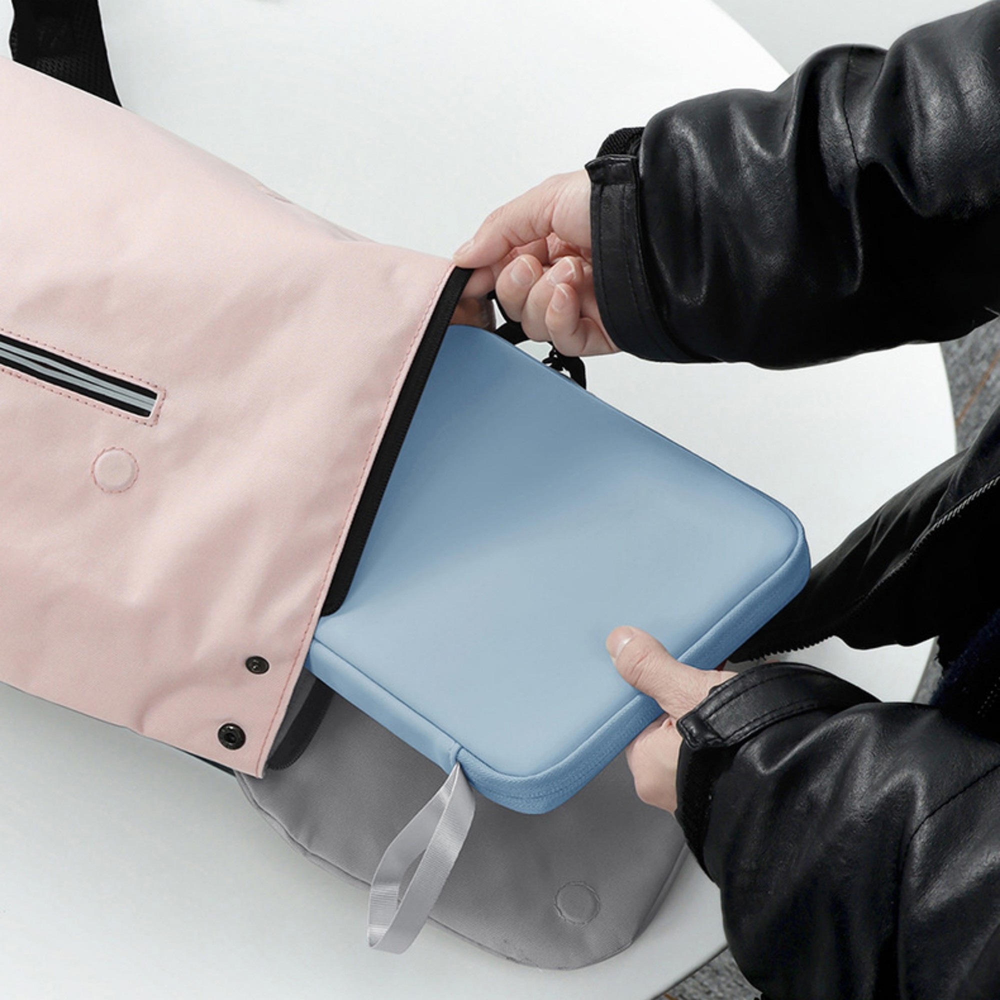 12.9-13 Inch Tablet Sleeve with Handle 2