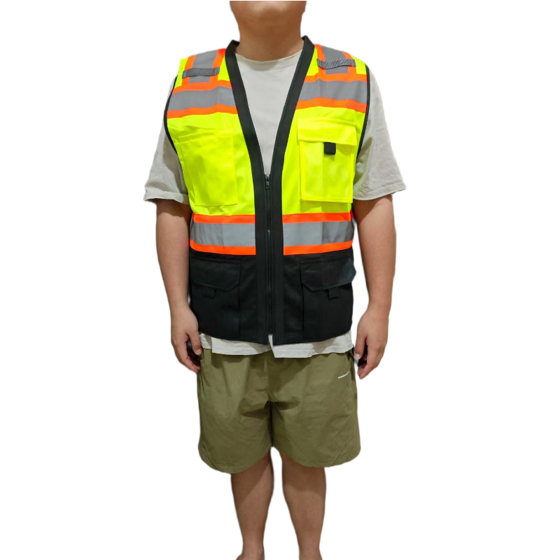 Safety jacket with multiple pockets 3