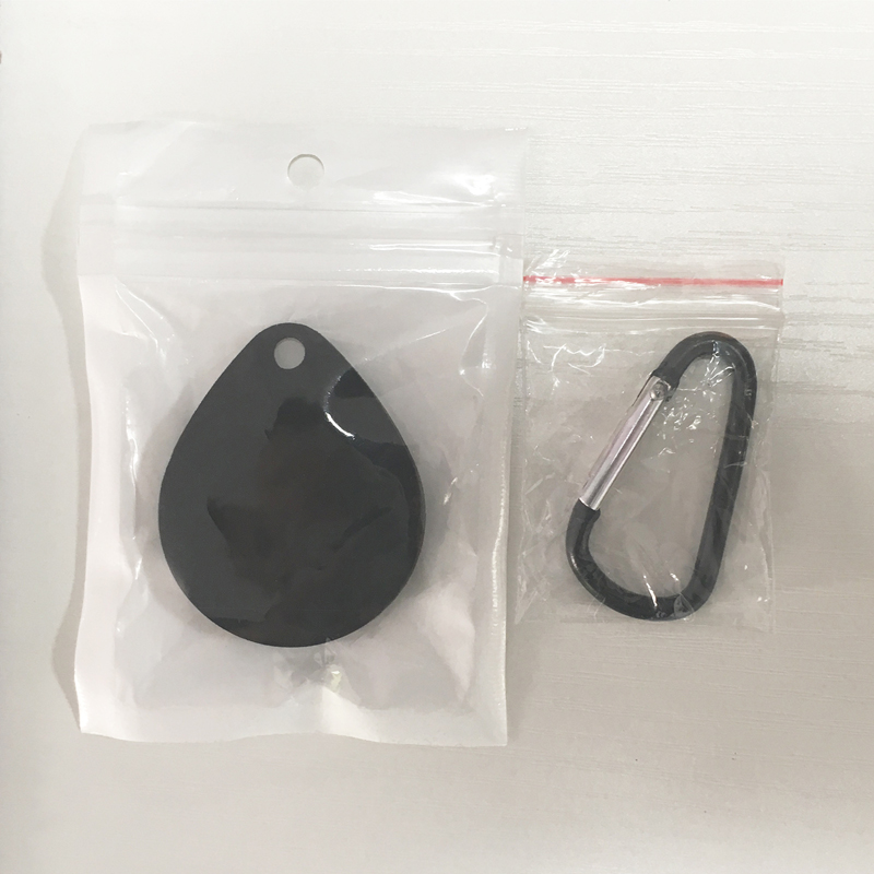 Silicone Airtag Anti-Lost Protectors w/Carabiner 1