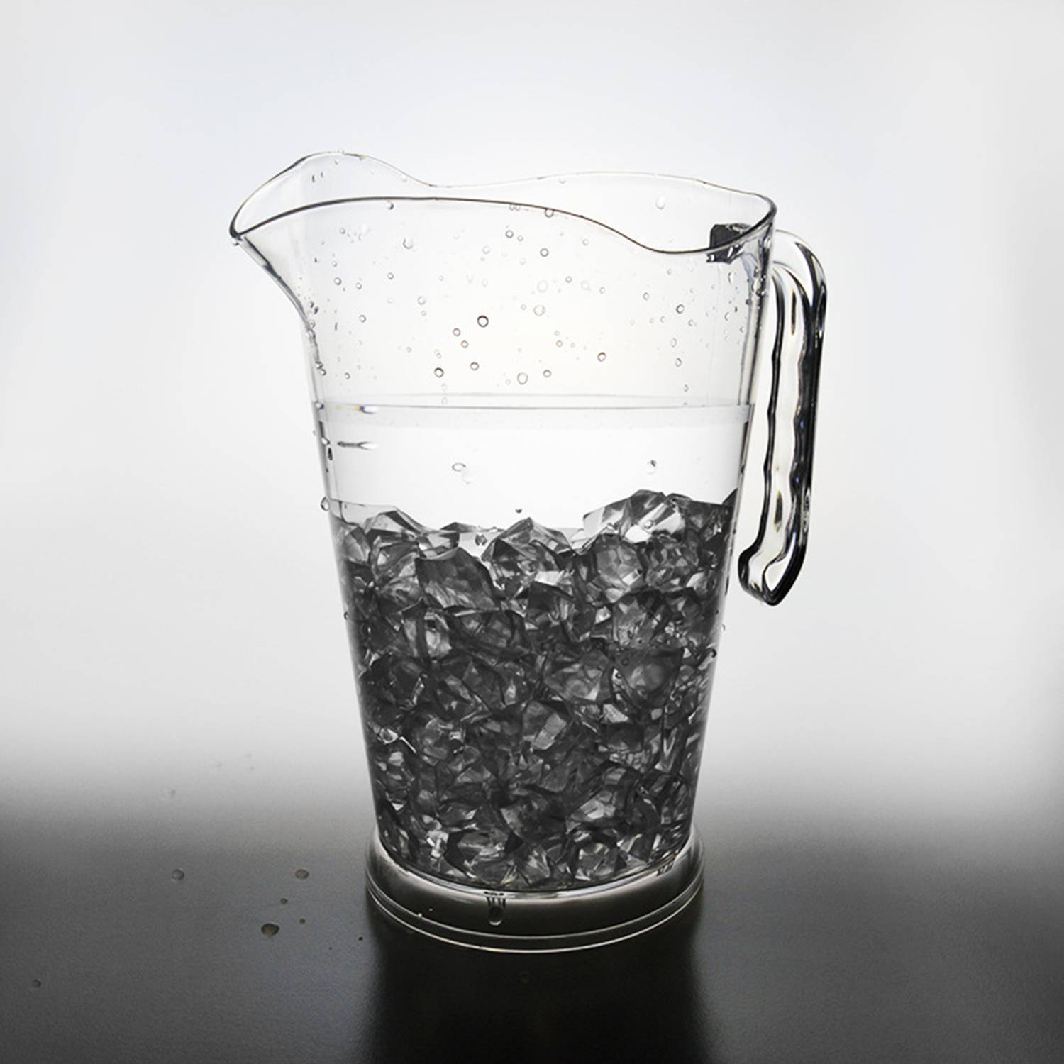 Reusable Clear spacious 44Oz Beer Pitchers 1
