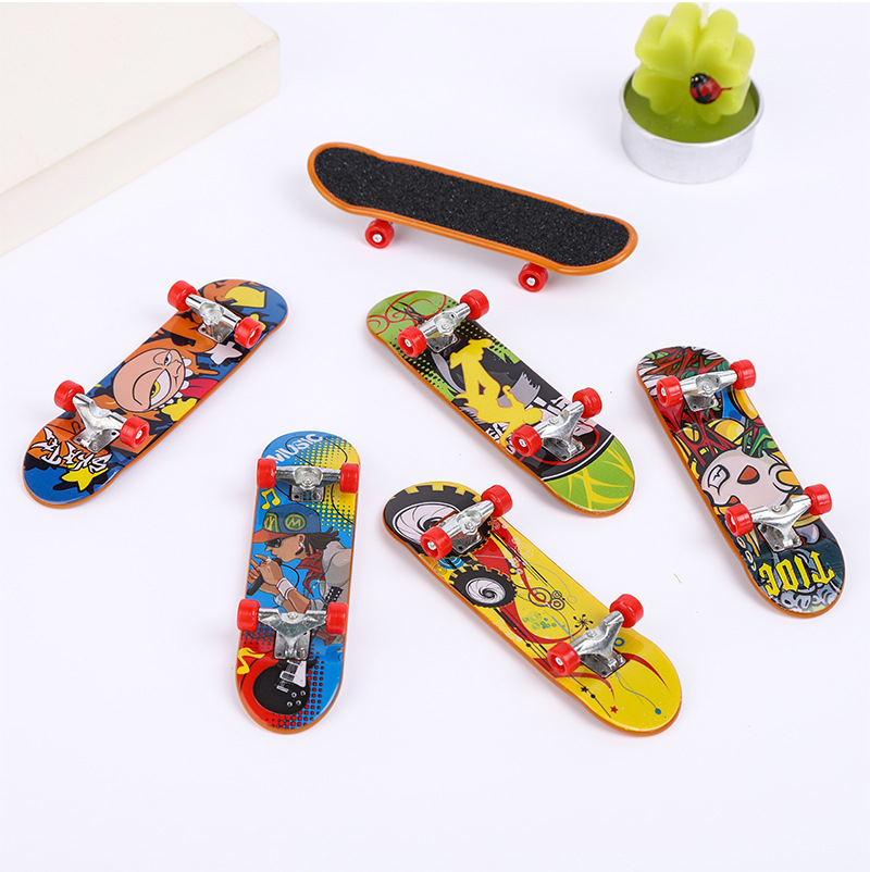 Mini Finger Skateboards Kid Toys 2